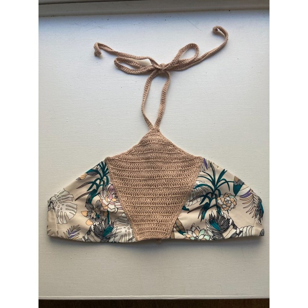 Kendall & Kylie Cream Colored Crochet Tropical Floral Halter Bikini Top Size S
